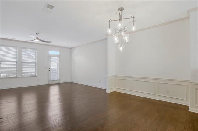 Building Photo - 3382 Vintage Cir SE