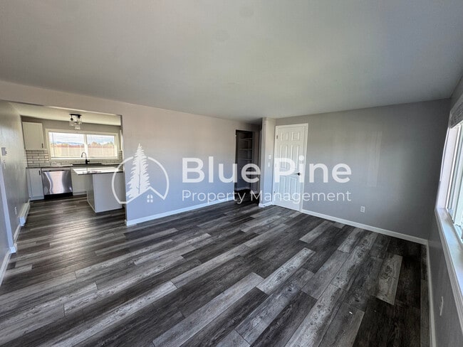 Building Photo - 2348 Stace St