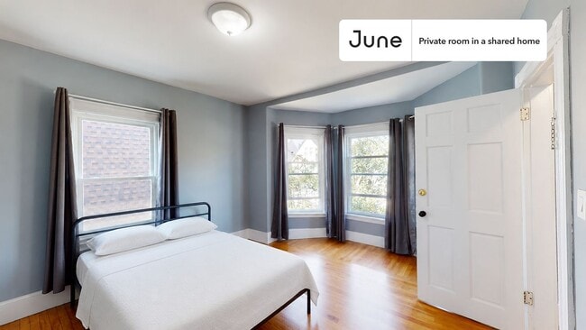 Building Photo - Room in Shared 7 bed/2 bath home