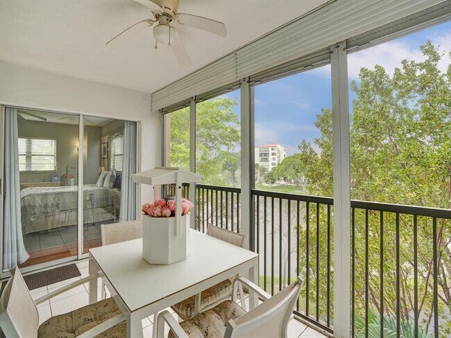 Foto del edificio - 2208 S Cypress Bend Dr