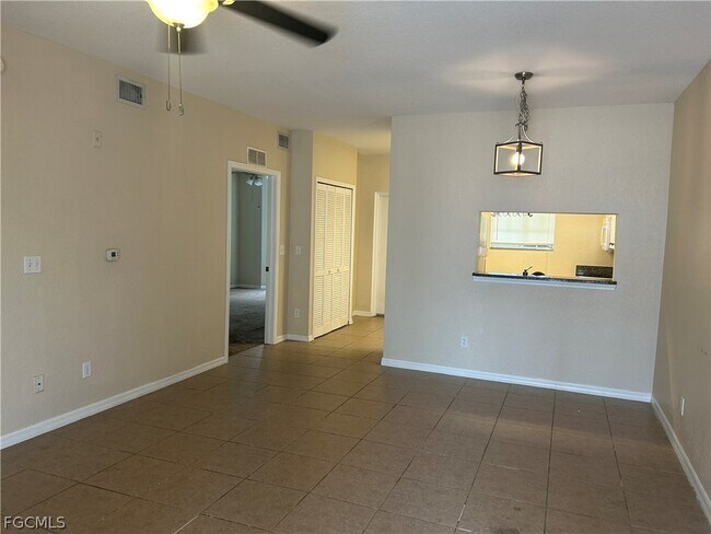 Foto del edificio - 8342 Bernwood Cove Loop