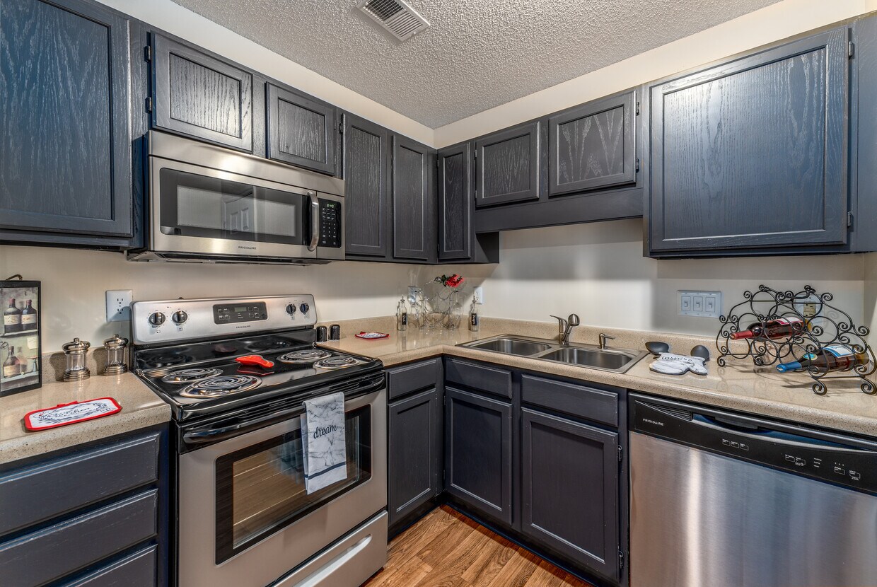 Cardinal Apartments 6400 Old Oak Ridge Rd Greensboro, NC