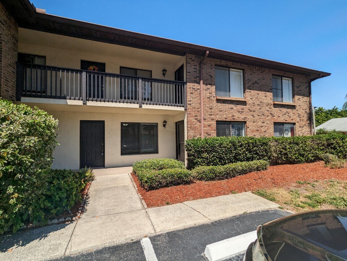 Primary Photo - 1515 Huntington Ln