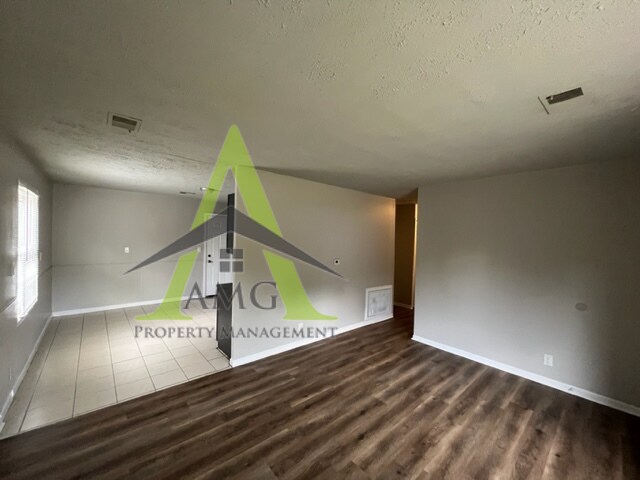 Foto del edificio - 3414 Brewer Dr