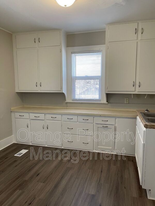 Foto del edificio - 3810 Grand Ave