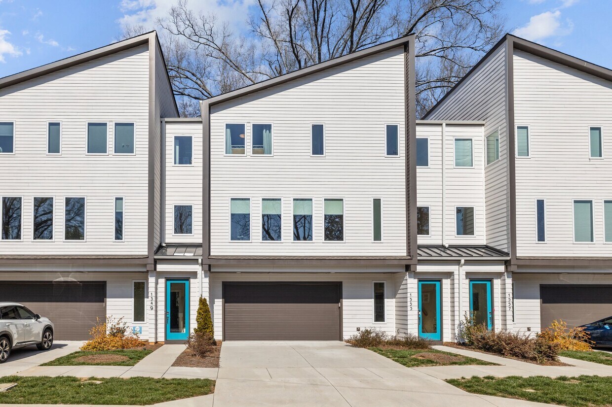 Foto principal - 1553 Pinecrest Ave