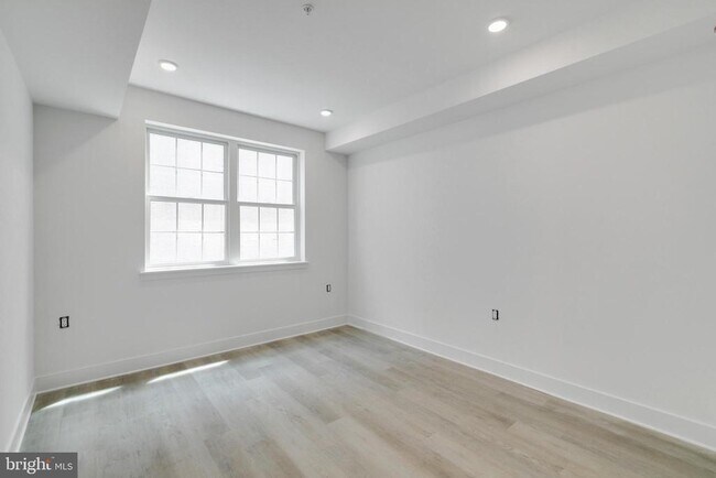 Foto del edificio - 3045 Richmond St