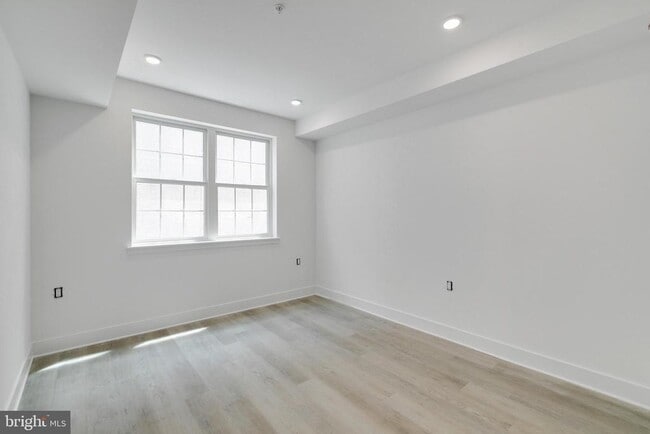 Foto del edificio - 3045 Richmond St