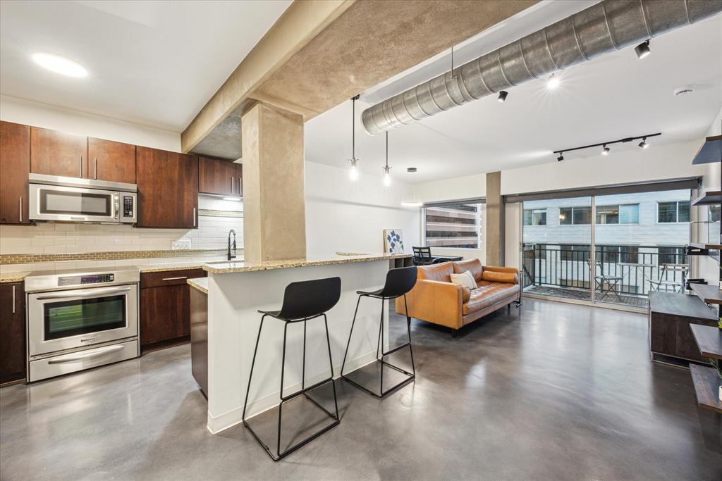 Foto principal - 800 Brazos St