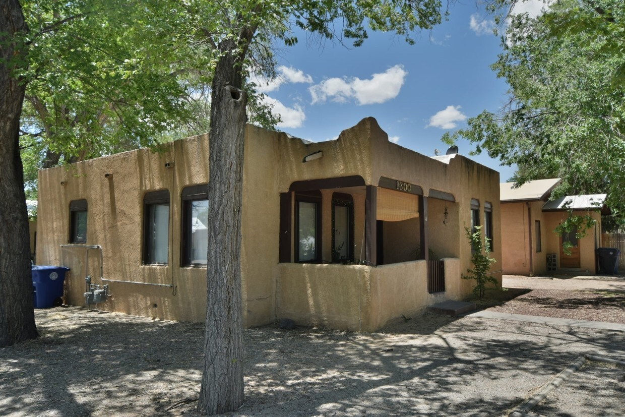 Foto principal - 1300 Coal Ave SW