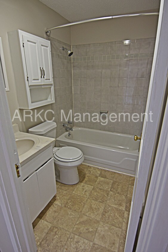Primary Photo - 3435 Central St
