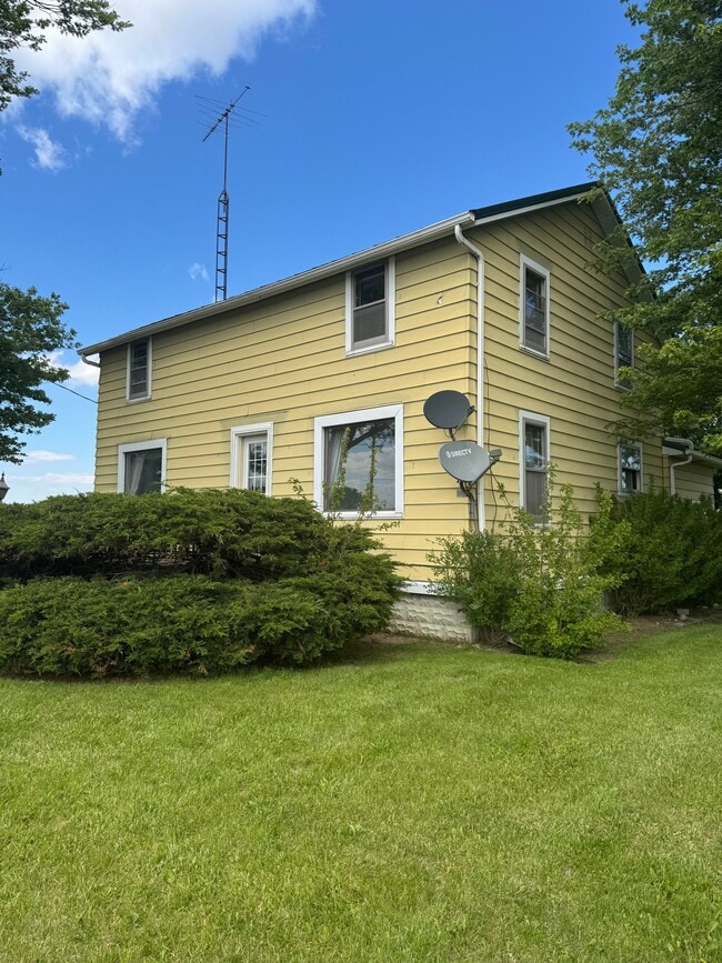 Building Photo - 10530 E 1500 North Rd