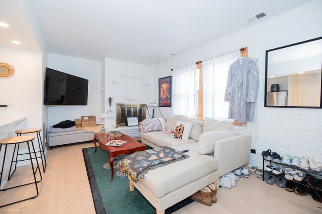 Foto del edificio - 455 W Grant Pl