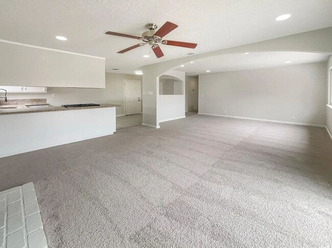 Foto del edificio - 5921 Hillsdale Blvd