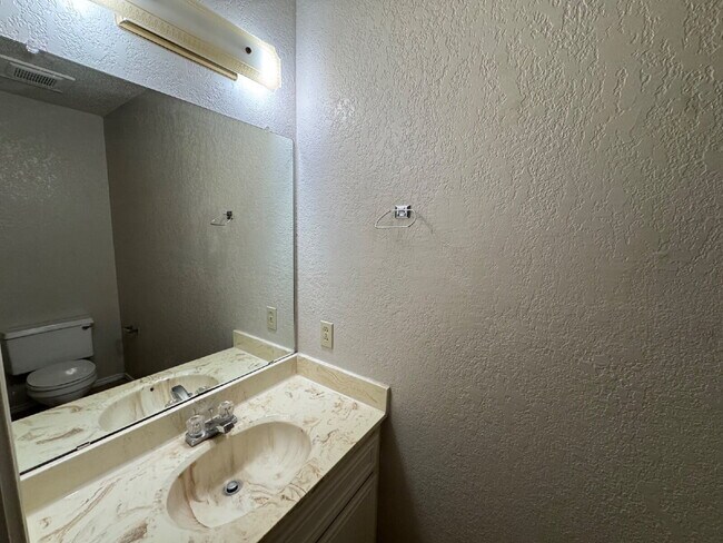 Foto del edificio - Beautiful Duplex in West Lubbock
