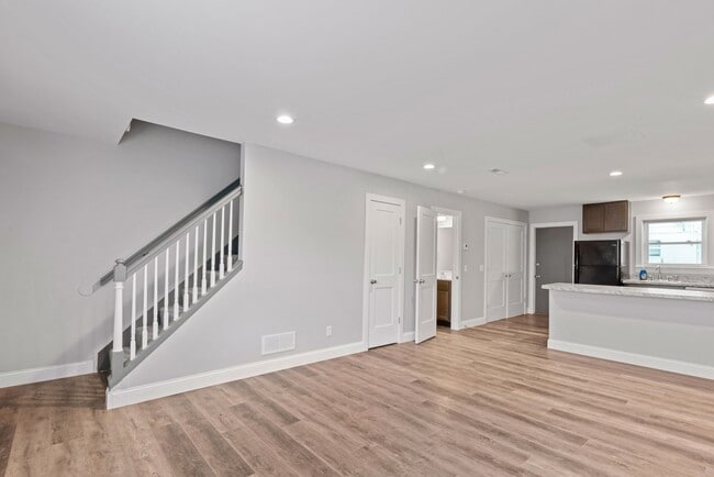 Building Photo - 1119 Columbus Cir
