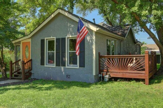 Building Photo - 733 Fir St