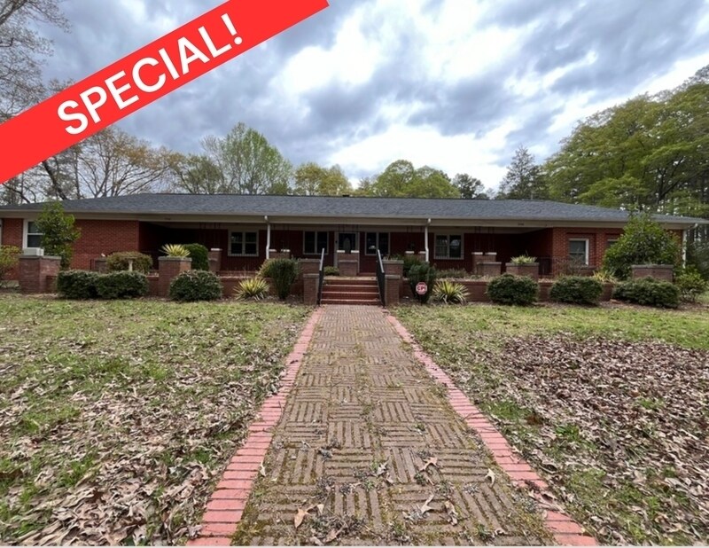 Primary Photo - 1542 Monument Ave