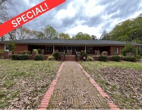 Building Photo - 1542 Monument Ave