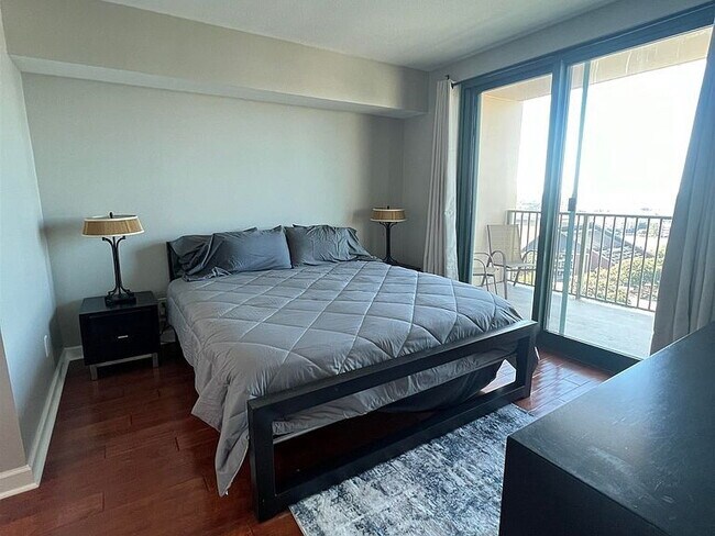 Foto del edificio - "Chic 1-Bedroom Retreat in Downtown Tallahassee – Perfectly Appointed at 703 Sq Ft!"