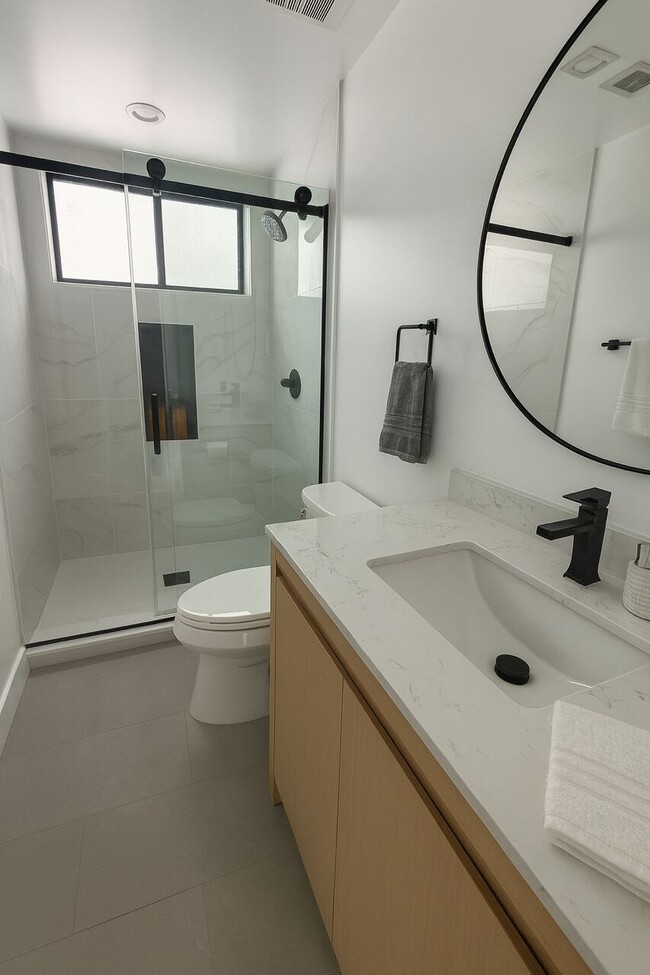 Foto del edificio - 1200 W 37th Dr