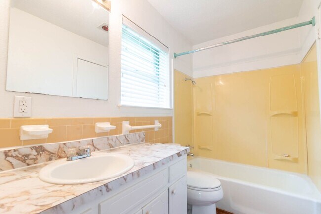Foto del edificio - Great Home-Great Price!!!