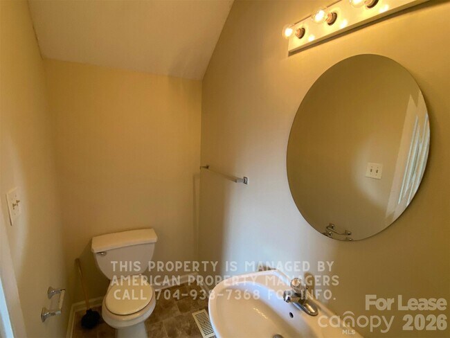 Foto del edificio - 1906 Ln St