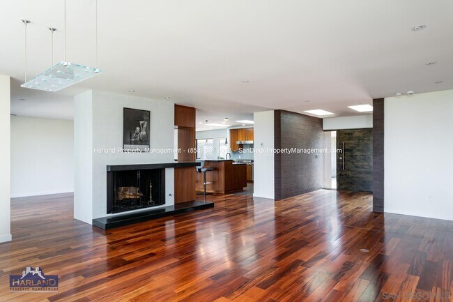 Building Photo - 6561 Avenida Wilfredo