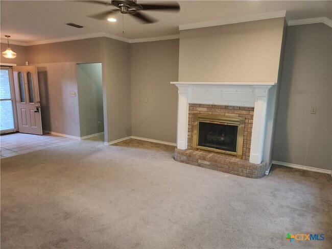 Building Photo - 3501 Elm Dr