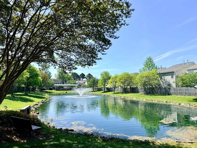 Foto del edificio - 3 Bed 2.5 Bath Hampton Home!