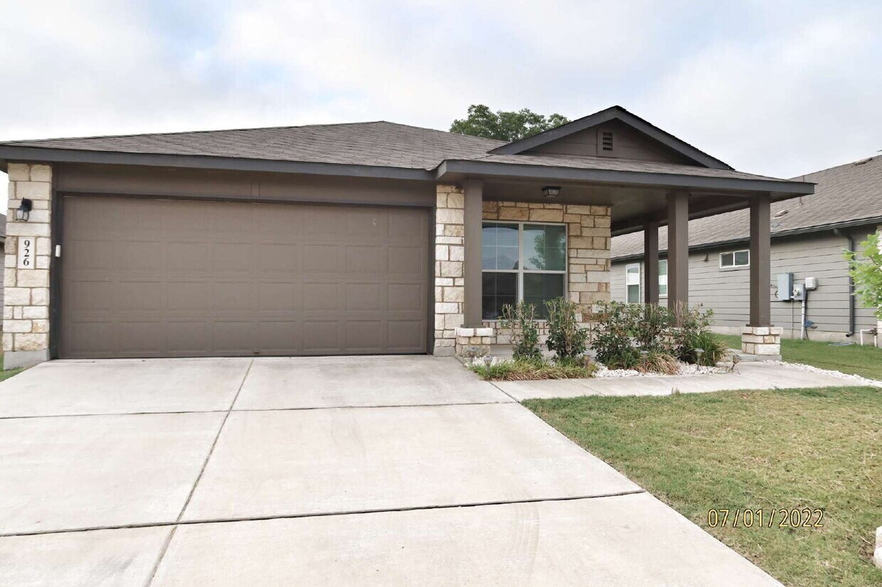 Foto principal - Charming single story 3-bedroom 2-bath hom...