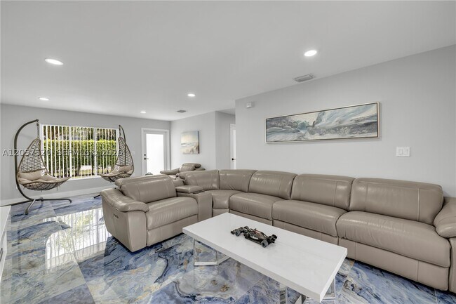 Foto del edificio - 10350 SW 48th St