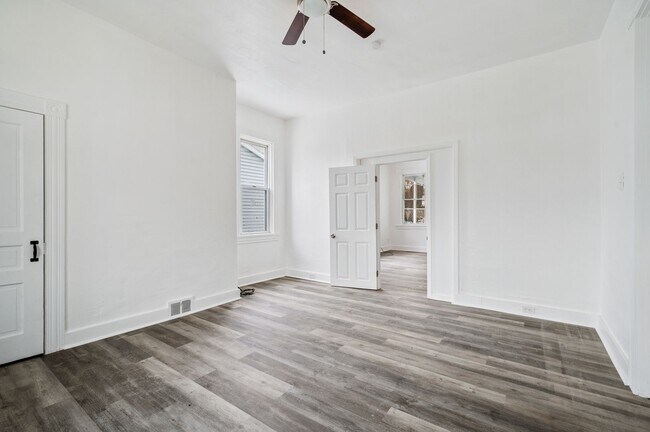 Foto del edificio - 2738 Glen Mawr St