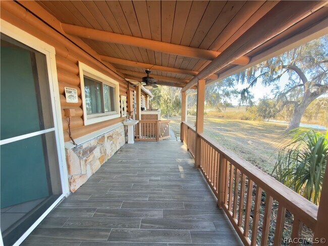 Foto del edificio - 6128 N Bayfront Dr