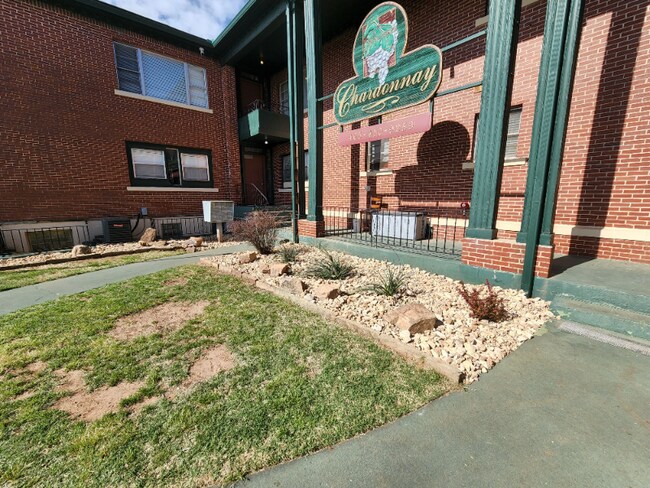 Building Photo - 3017 N Lee Ave