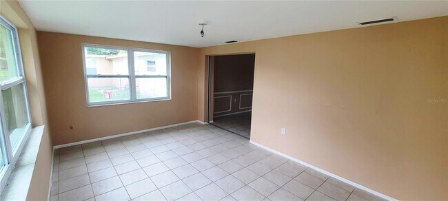 Building Photo - 5305 Hawk Dr