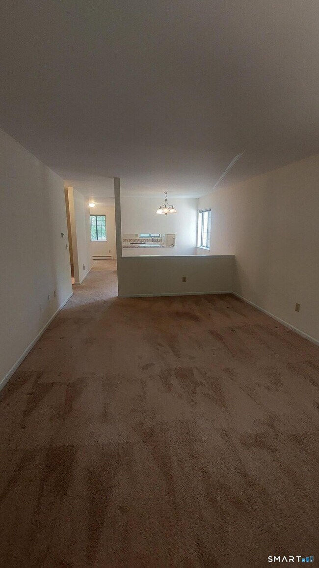 Foto del edificio - 28 Andover Ct