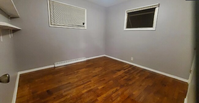 Foto del edificio - Charming 2-Bed Family Home w/ In-Unit Laundry & Pet-Friendly Vibes in Flint!