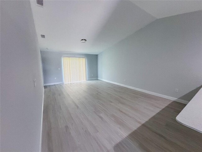 Building Photo - 2088 Fernwood St