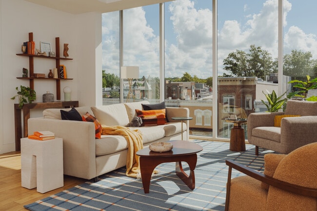 Building Photo - OsloShaw Co-Living Apartments