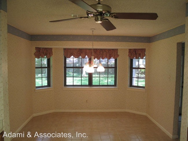 Building Photo - 4 br, 2 bath House - 3 Highview Court