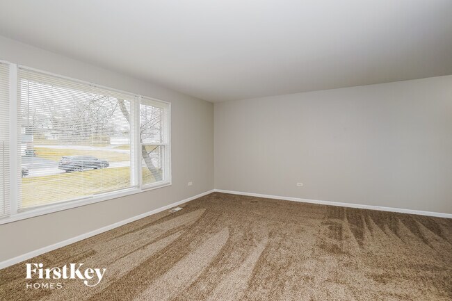 Foto del edificio - 660 Sullivan Ln