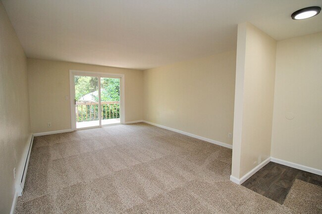 Foto del edificio - 11102-11130 SW 62nd Ave
