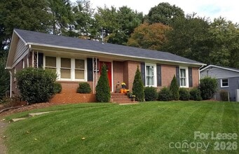 Building Photo - 1601 Starbrook Dr