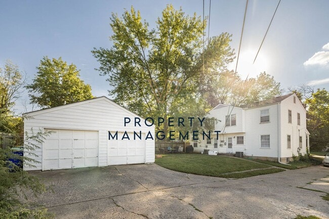 Building Photo - 6643-6645 Floyd St