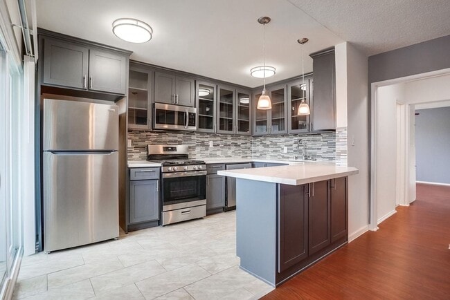 Interior Photo - 6107 - 6117 11th Ave