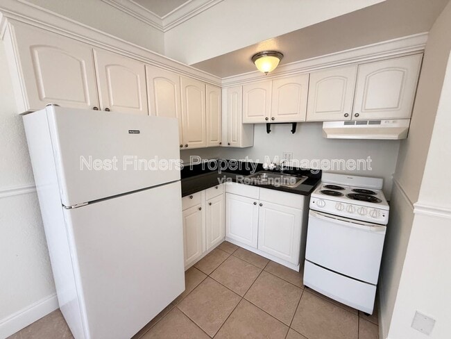 Building Photo - 311 E Ashley St