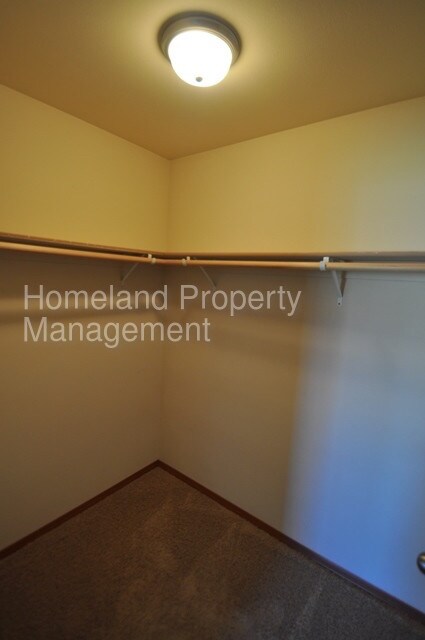 Building Photo - Beautiful 3 bed 2 bath in 5 Mile Spokane