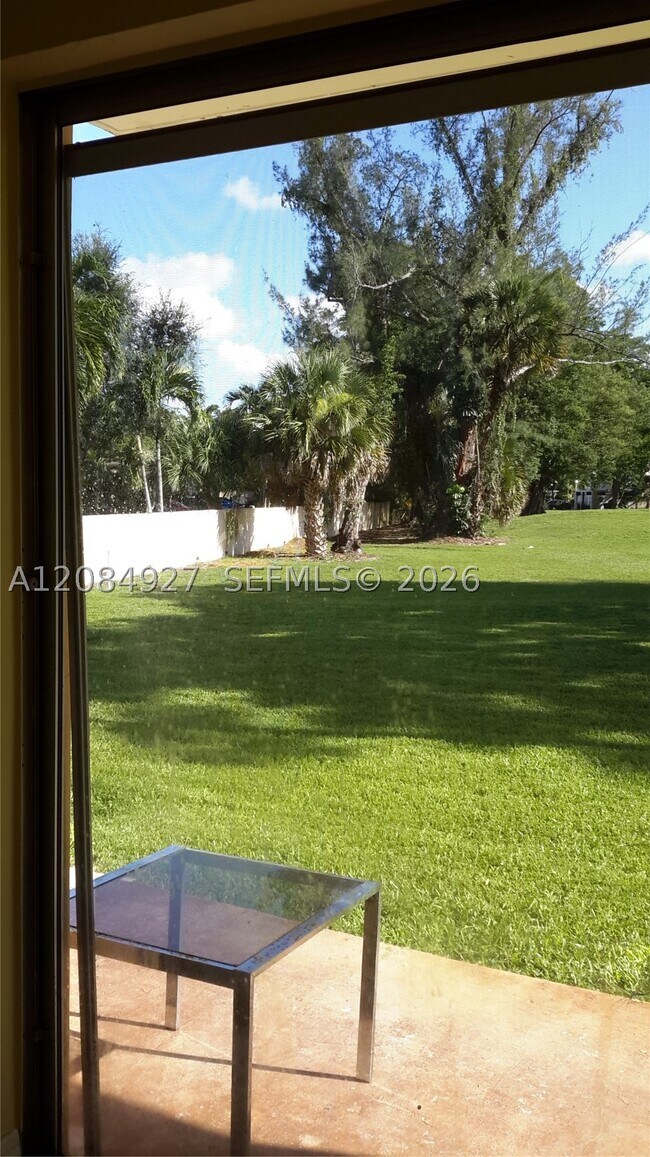 Foto del edificio - 7400 Miami Lakes Dr