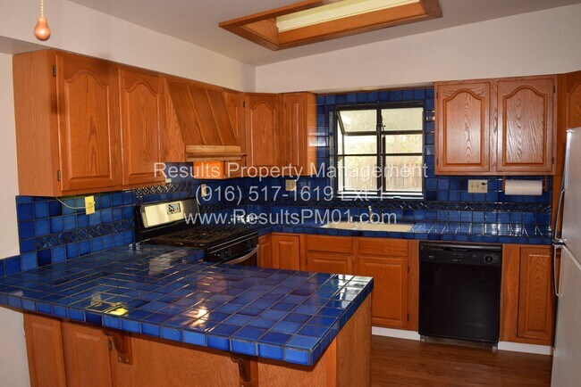 Foto del edificio - 3 br, 1 bath House - 7300 Mariposa Ave